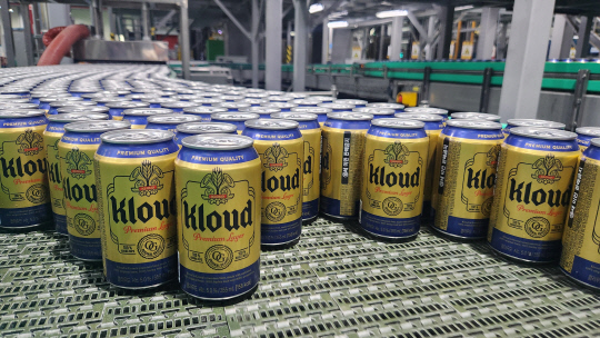 롯데칠성음료 충주2공장 클라우드 생산라인. 롯데칠성음료 제공